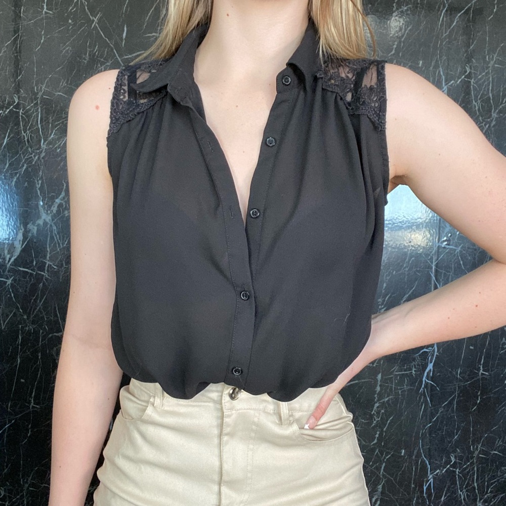 Anthropologie Philosophy sleeveless button up top